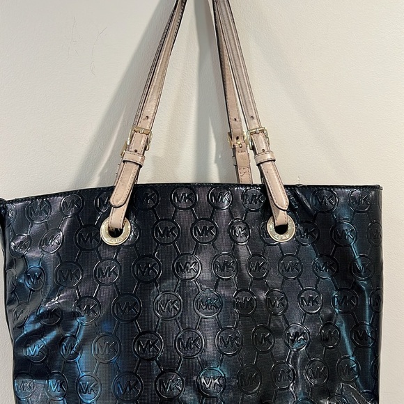 š„Michael Kors Black Patent  Tote Bagš„ - Picture 2 of 9